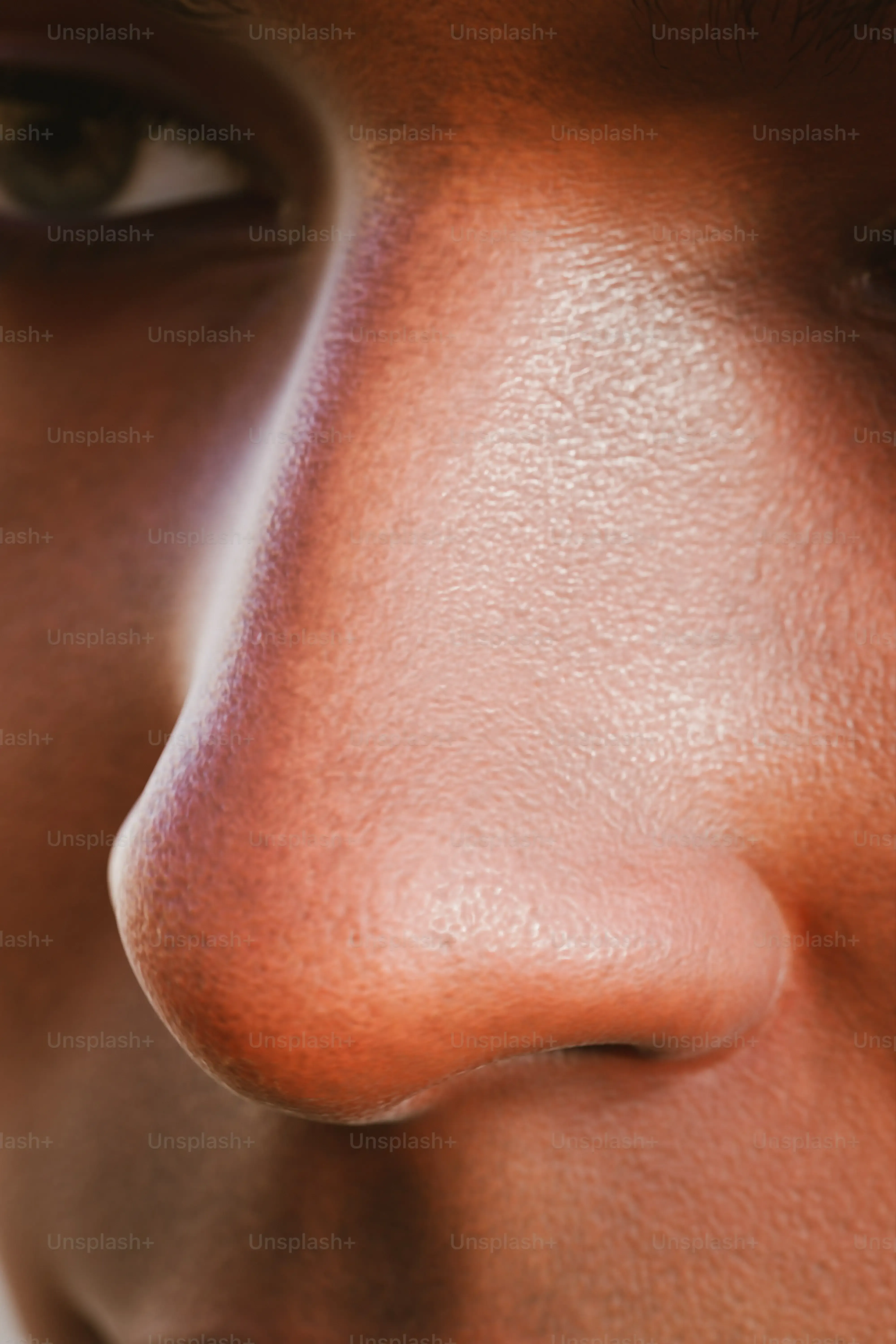 Finding the Right Sunglass Face Shape for Square Faces