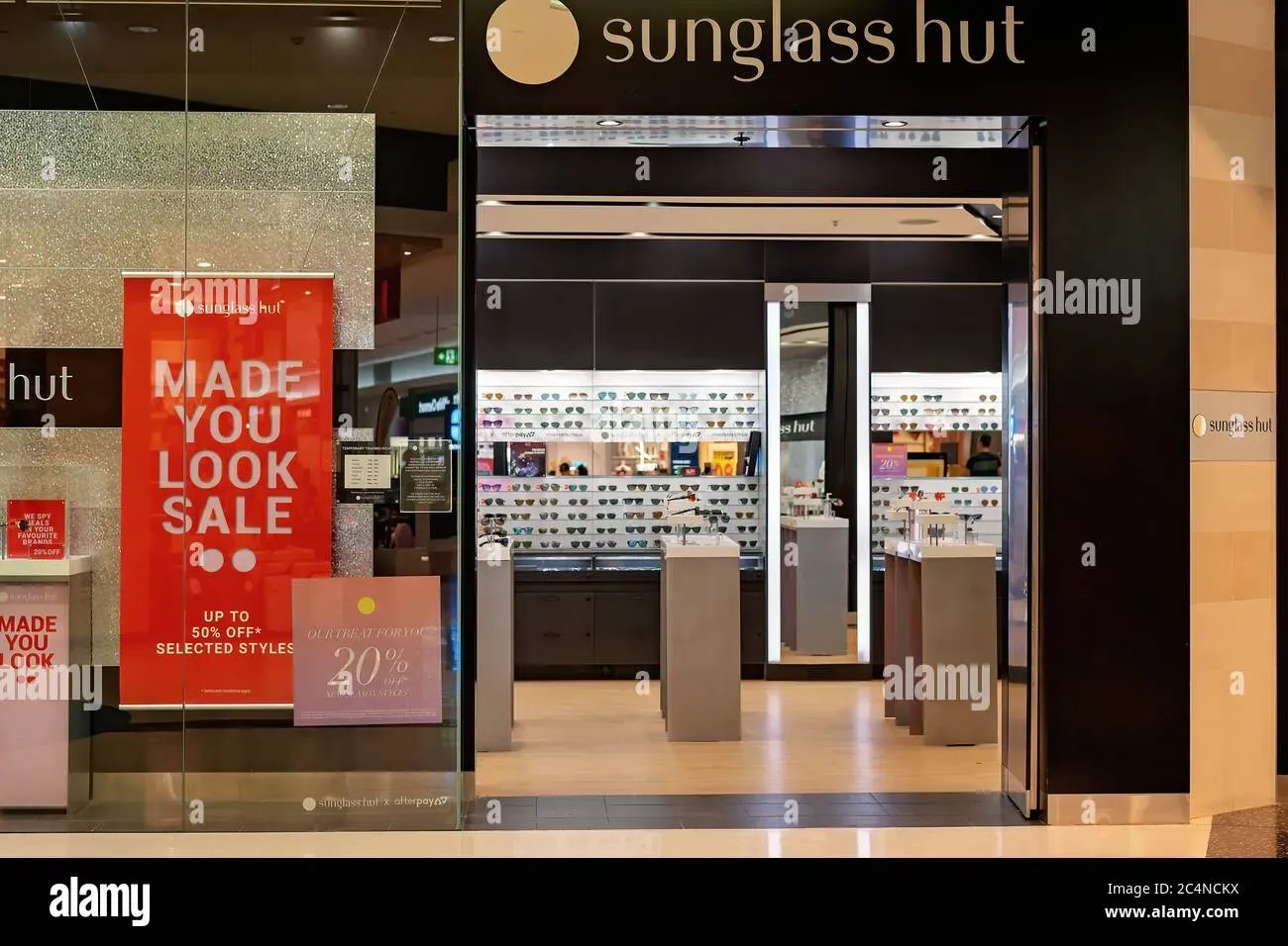 From Down Under to Global Player: Sunglass Hut's Expansion