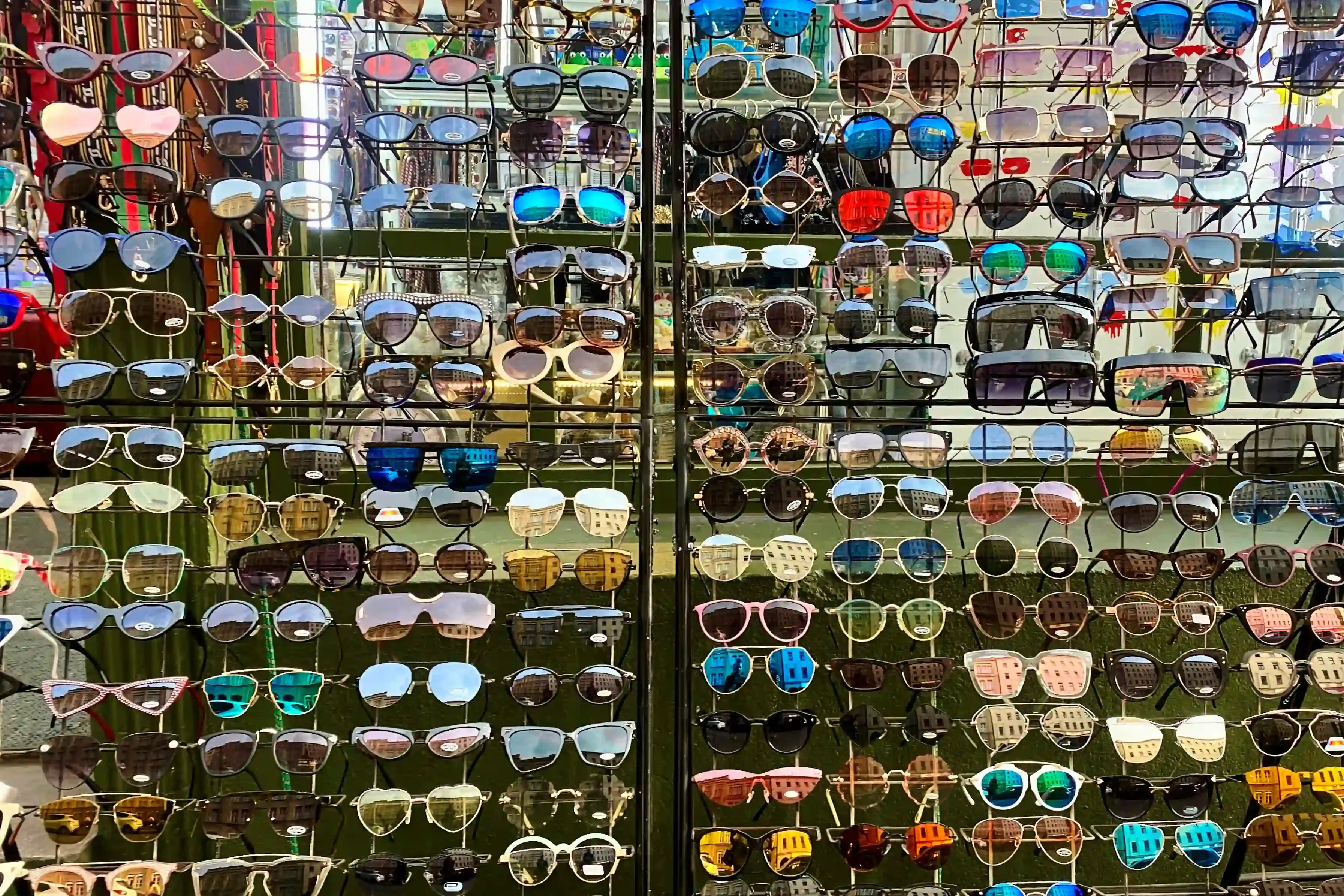 Maximizing Your Savings on a Designer Sunglasses Sale