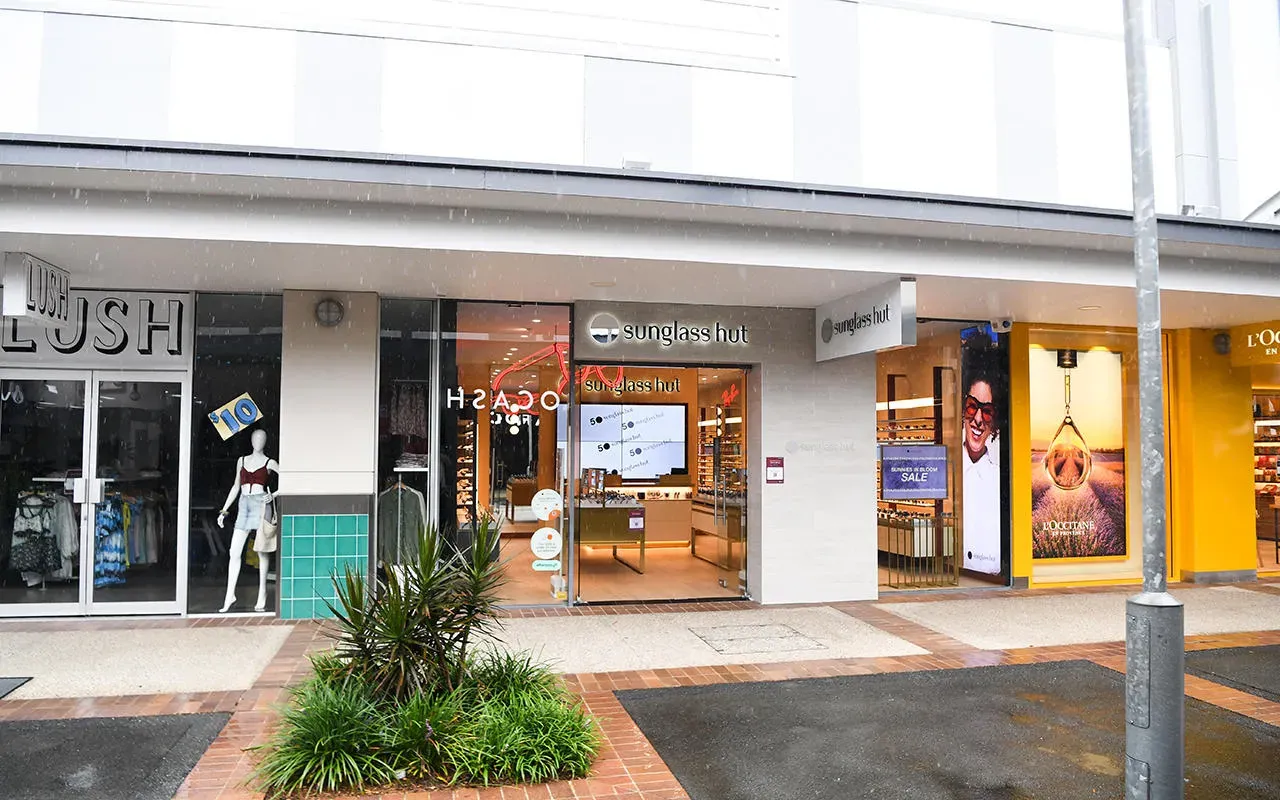 Navigating the Harbour Town Sunglass Hut Experience
