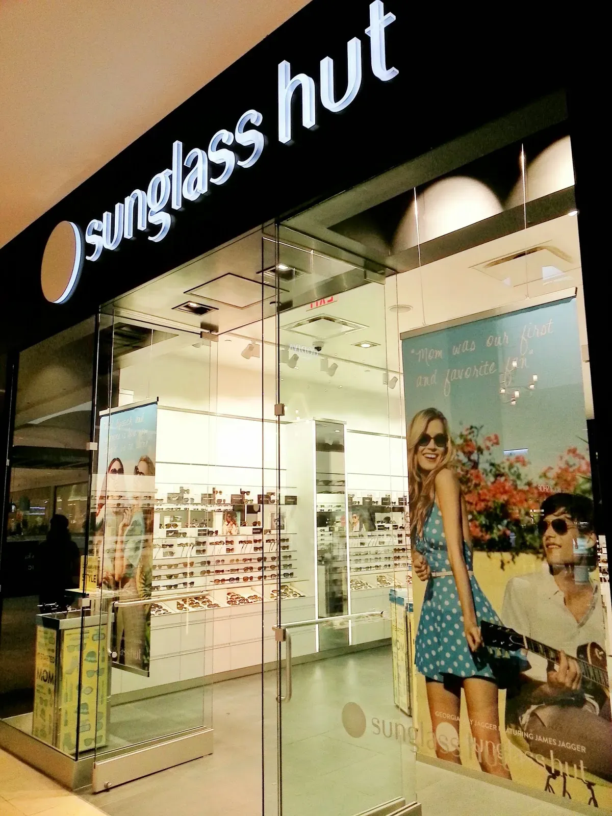 Find Your Sunglass Hut Near Me: Quick & Easy Guide