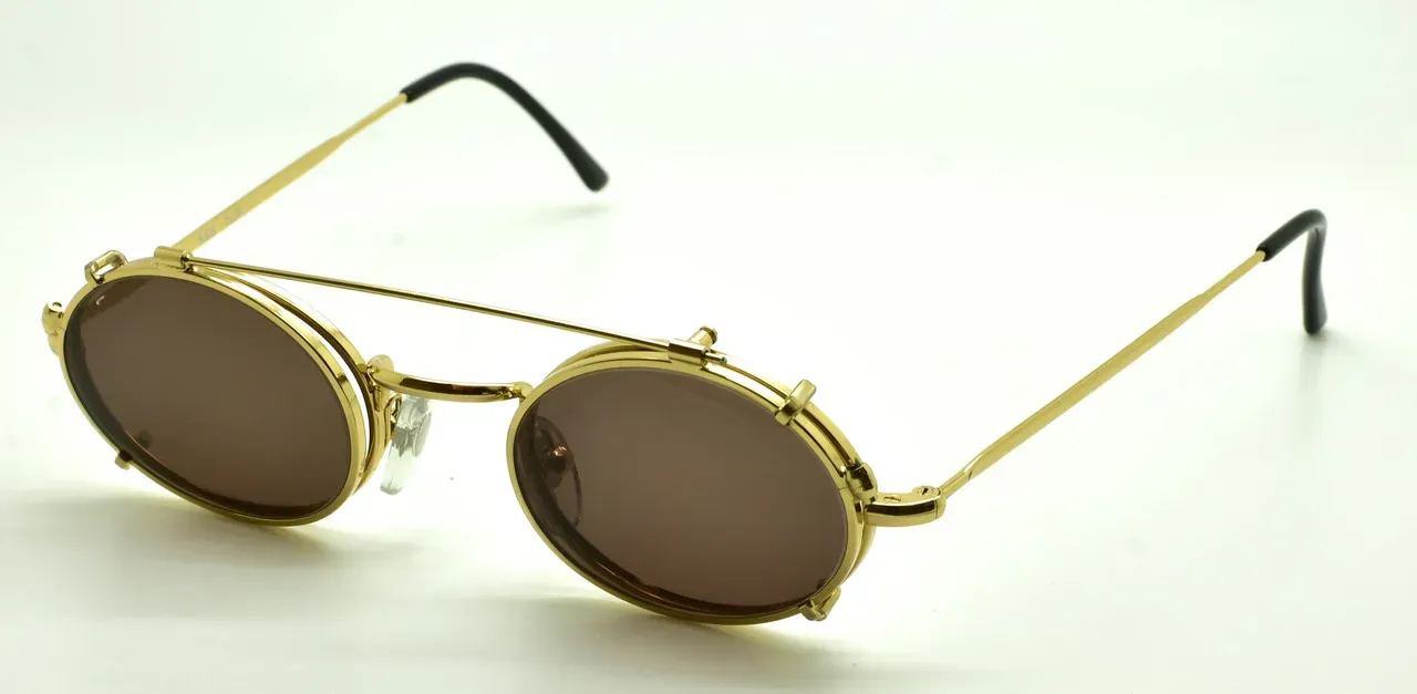The Practical Advantages of Eyeglasses with Sunglass Clip