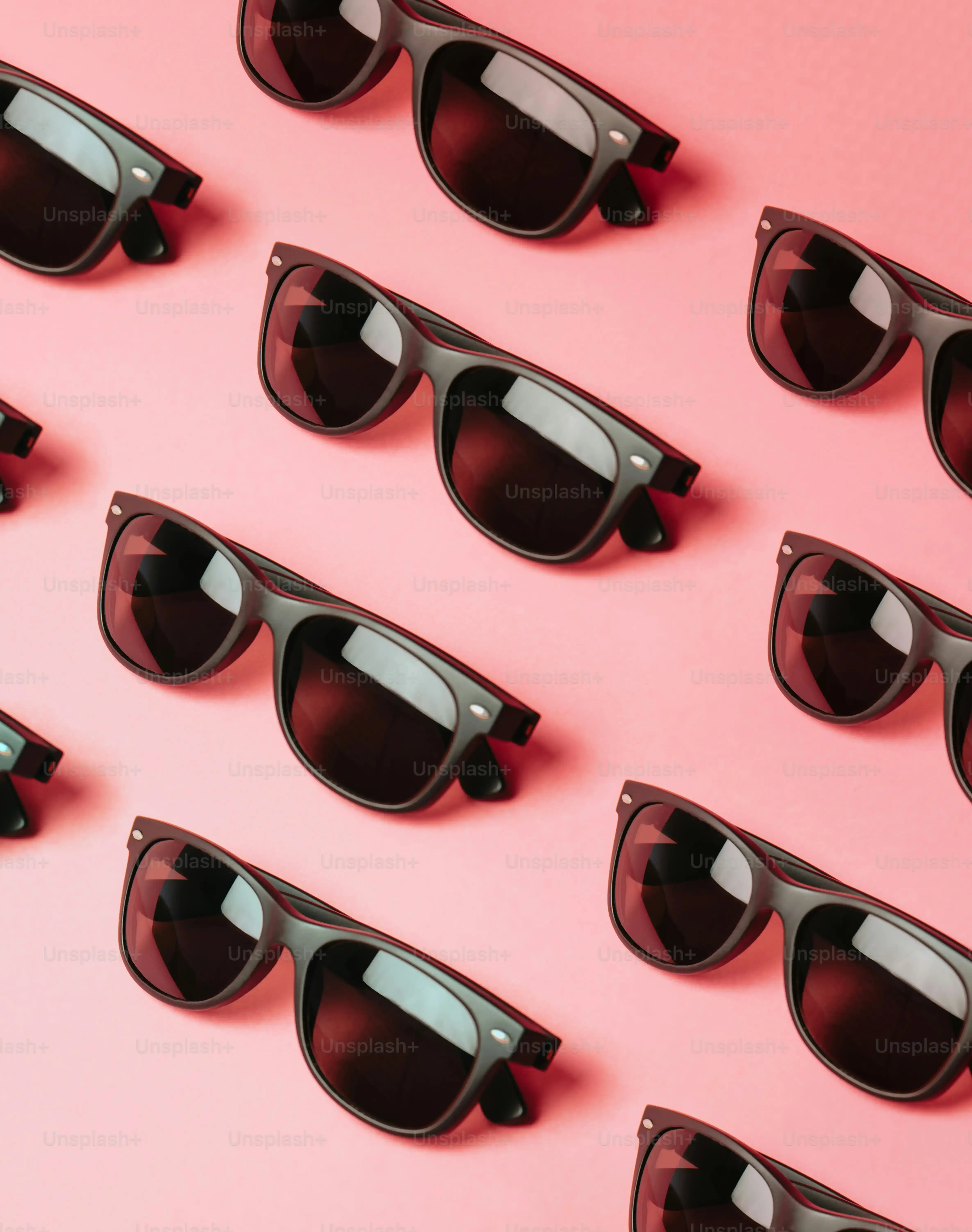Top Contenders: Best Sunglasses Shape for Round Face Styles