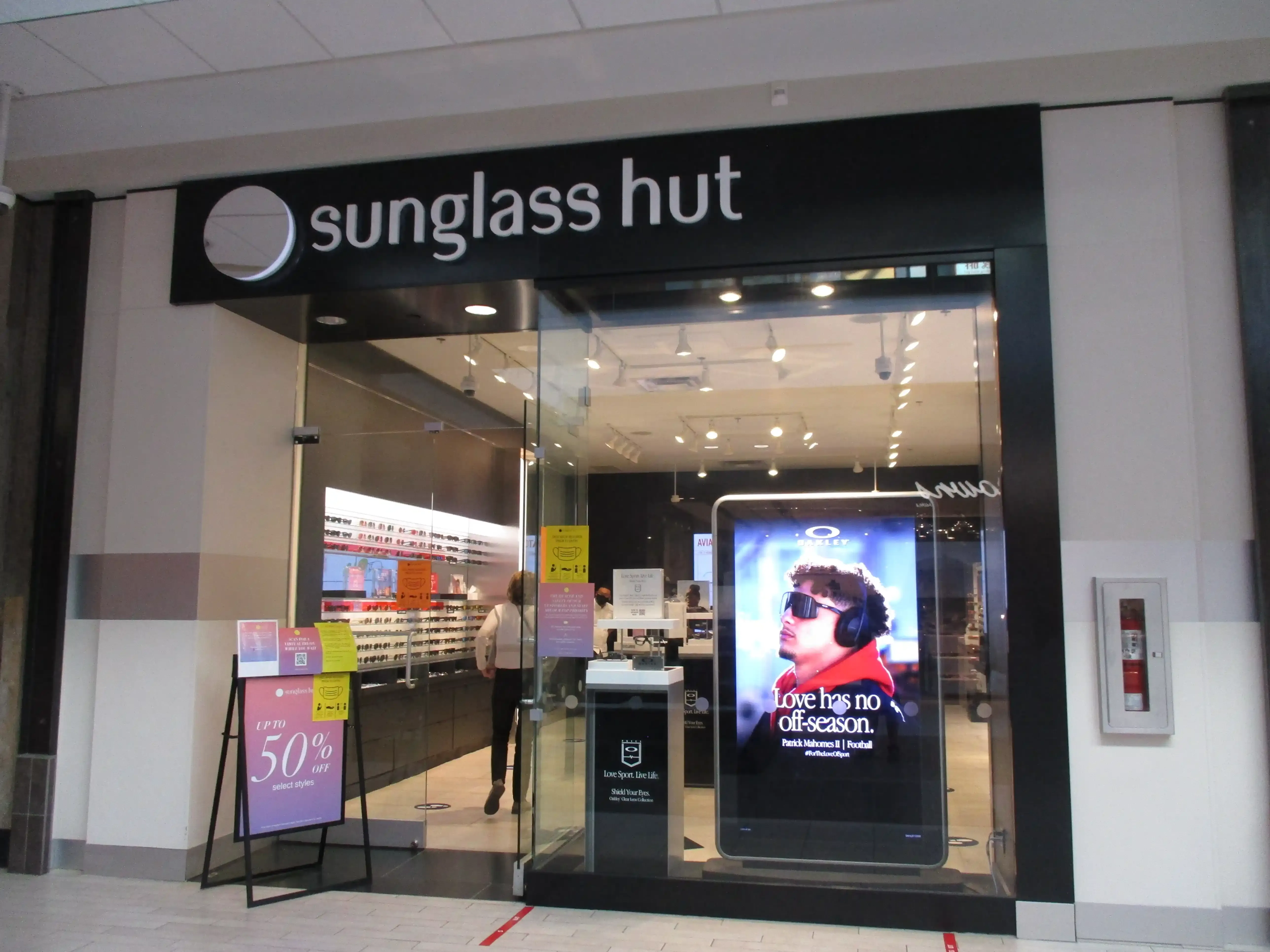 Why Shop for Sunglasses at Sunglass Hut Canada?