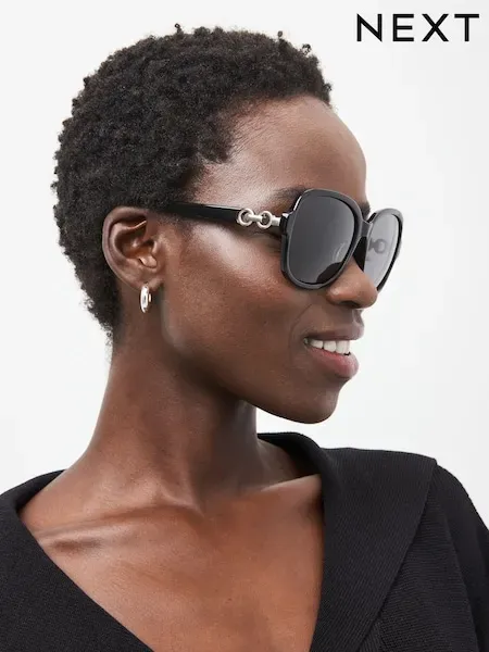 Why Your Sunglass Frames for Women Matter More Than You Think