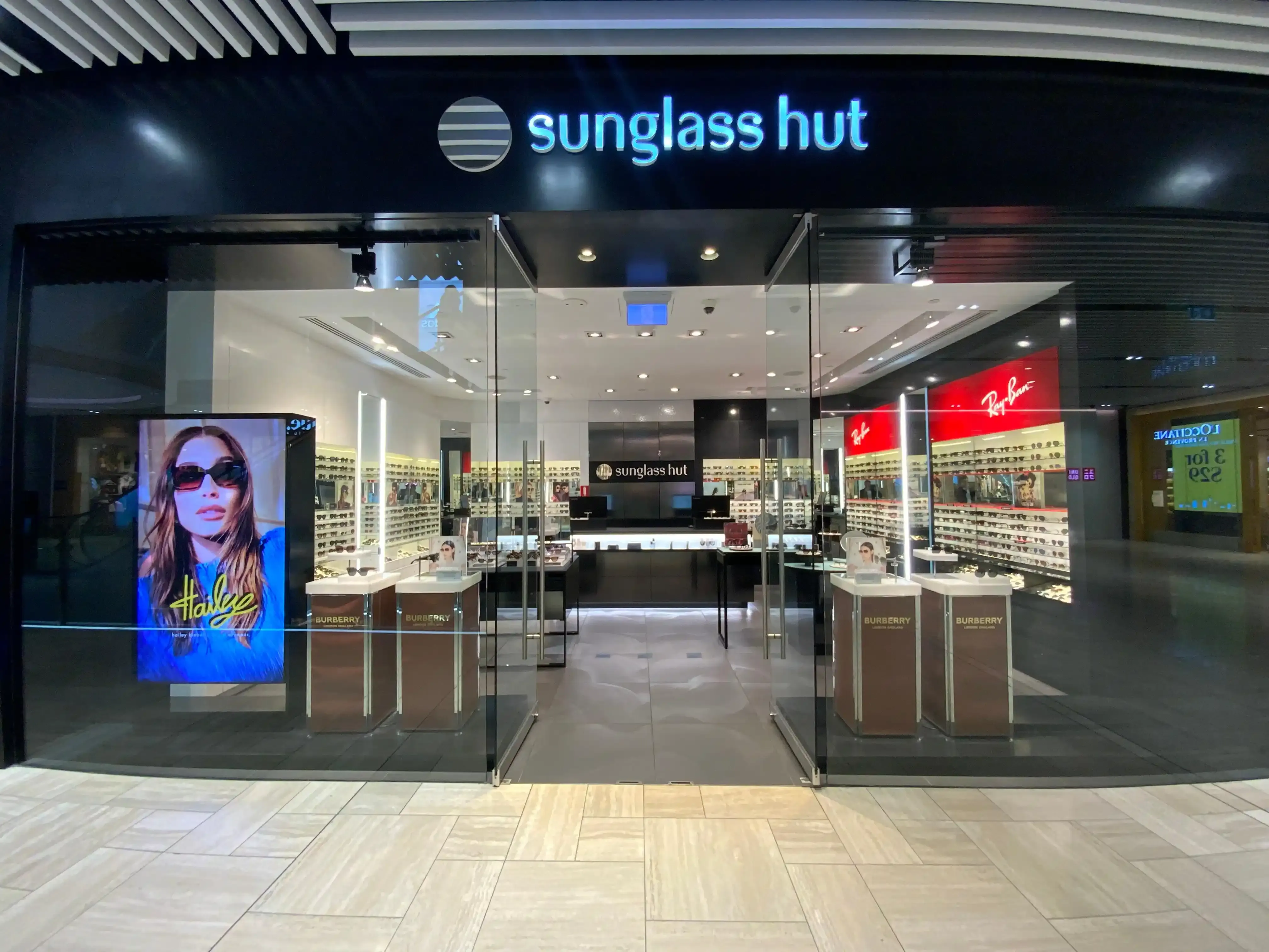 Your Visit to Emporium Sunglass Hut: What to Expect